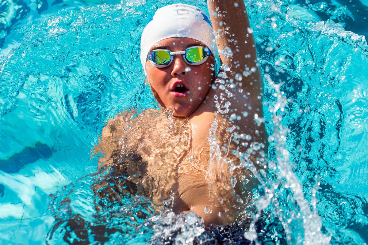 Rückenschwimmen lernen mit der richtigen Technik